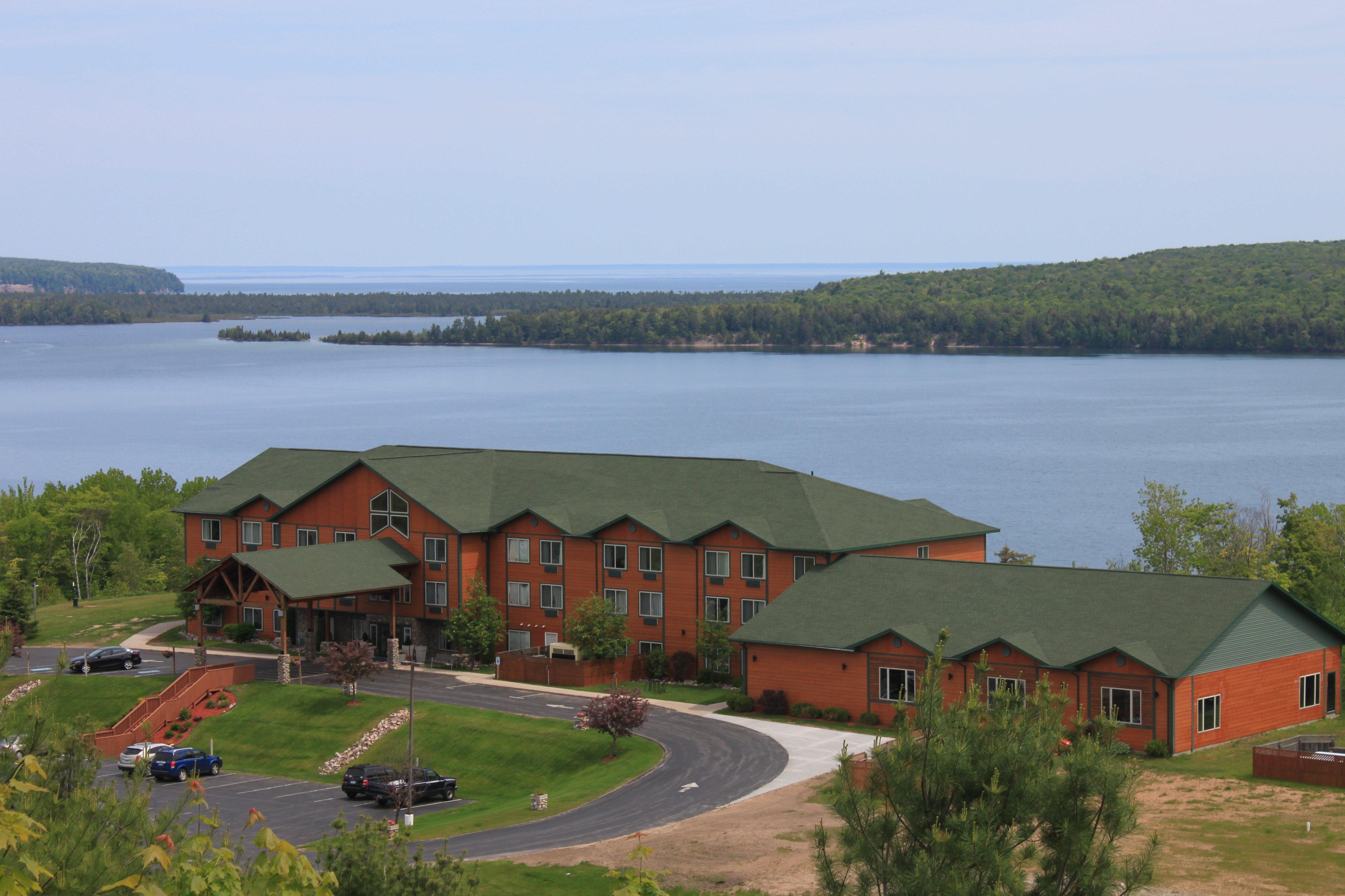 Holiday Inn Express Munising-Lakeview, An Ihg Hotel Exterior foto