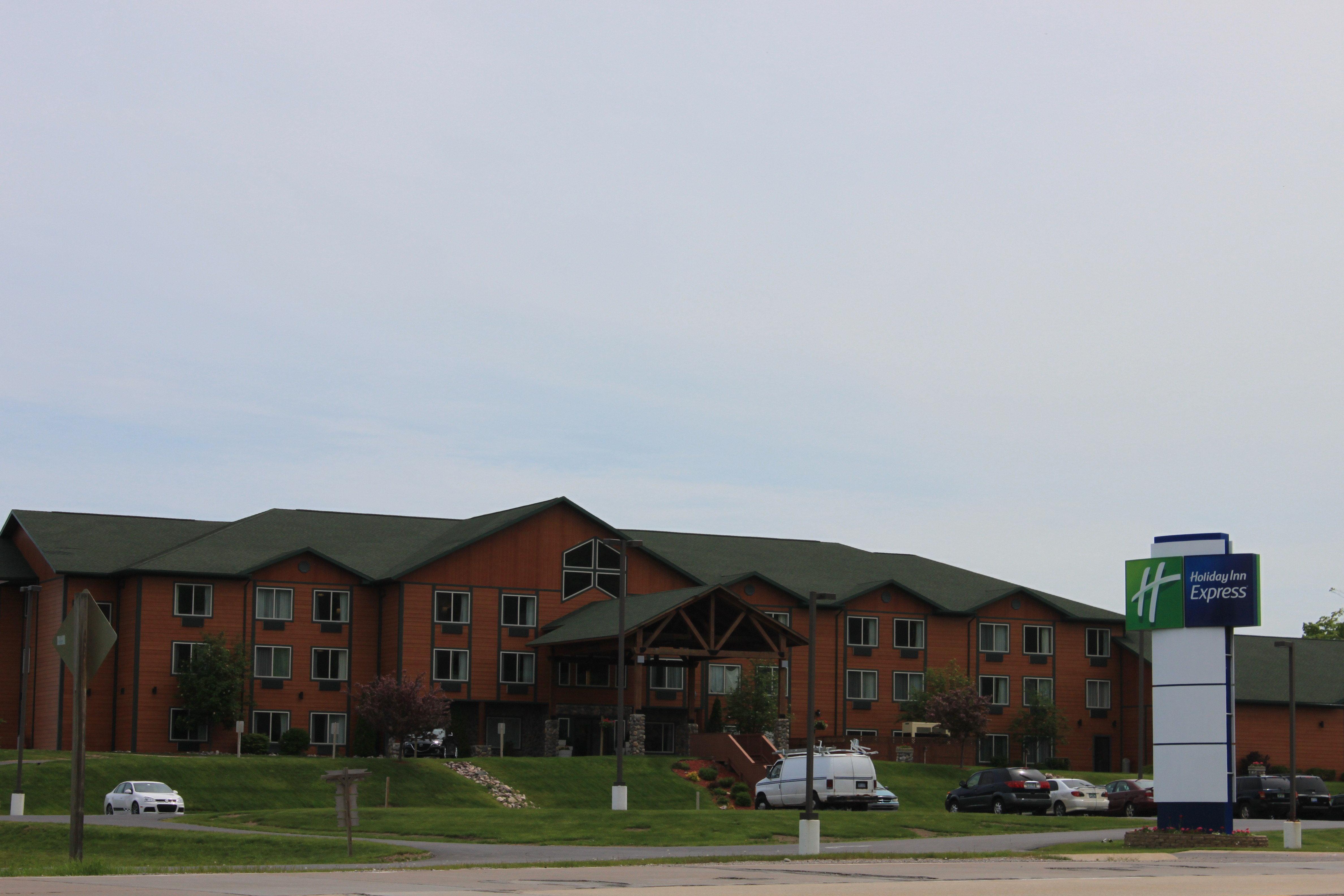 Holiday Inn Express Munising-Lakeview, An Ihg Hotel Exterior foto